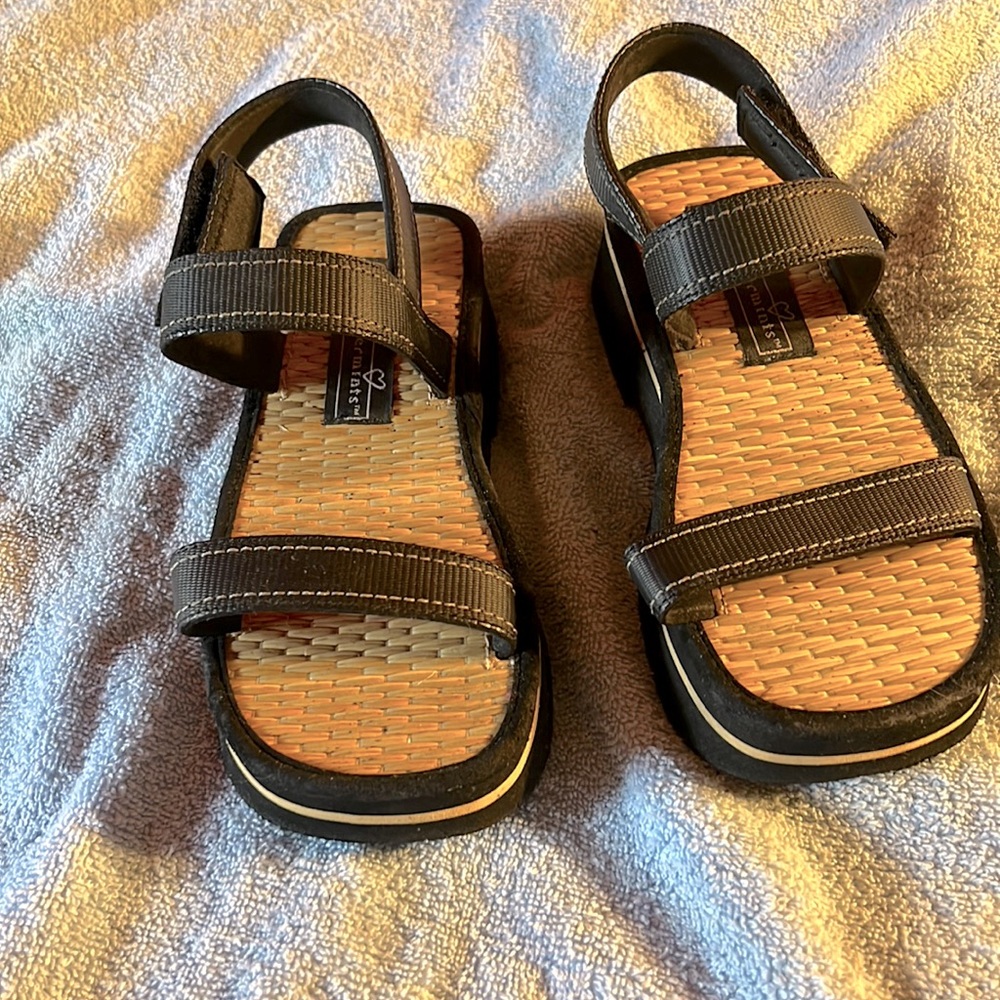 Black and beige Velcro sandals 13